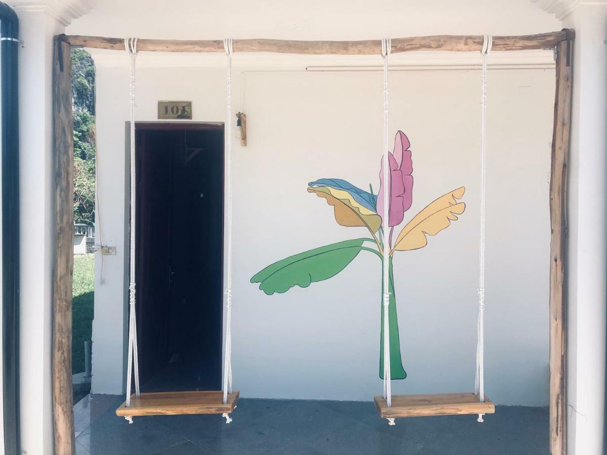 The Banana Tree Hostel ニンビン エクステリア 写真
